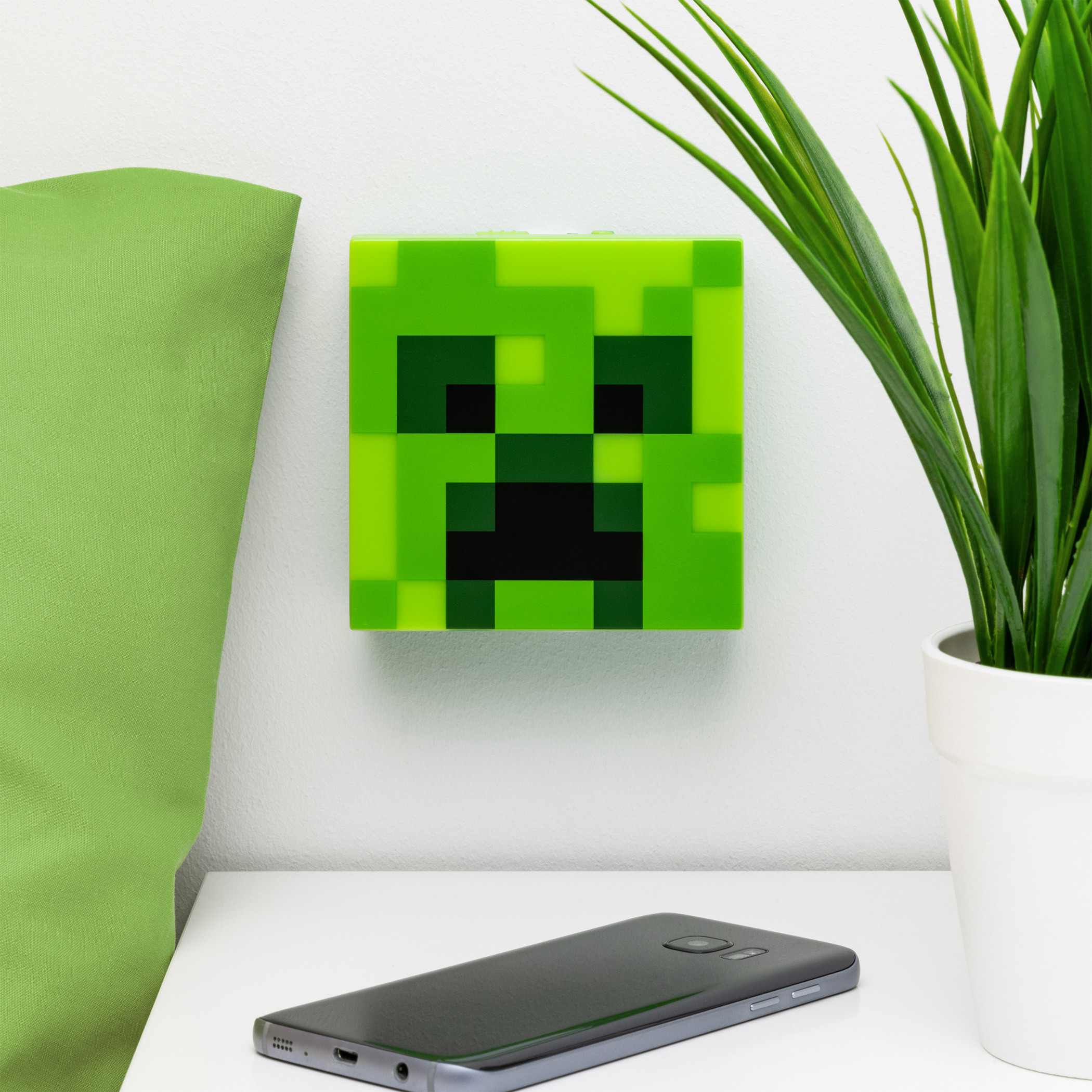 Minecraft Night Creeper Mountable Night Light - SuperHeroStuff
